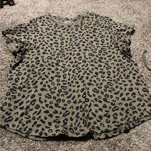 Women’s cheetah print tee